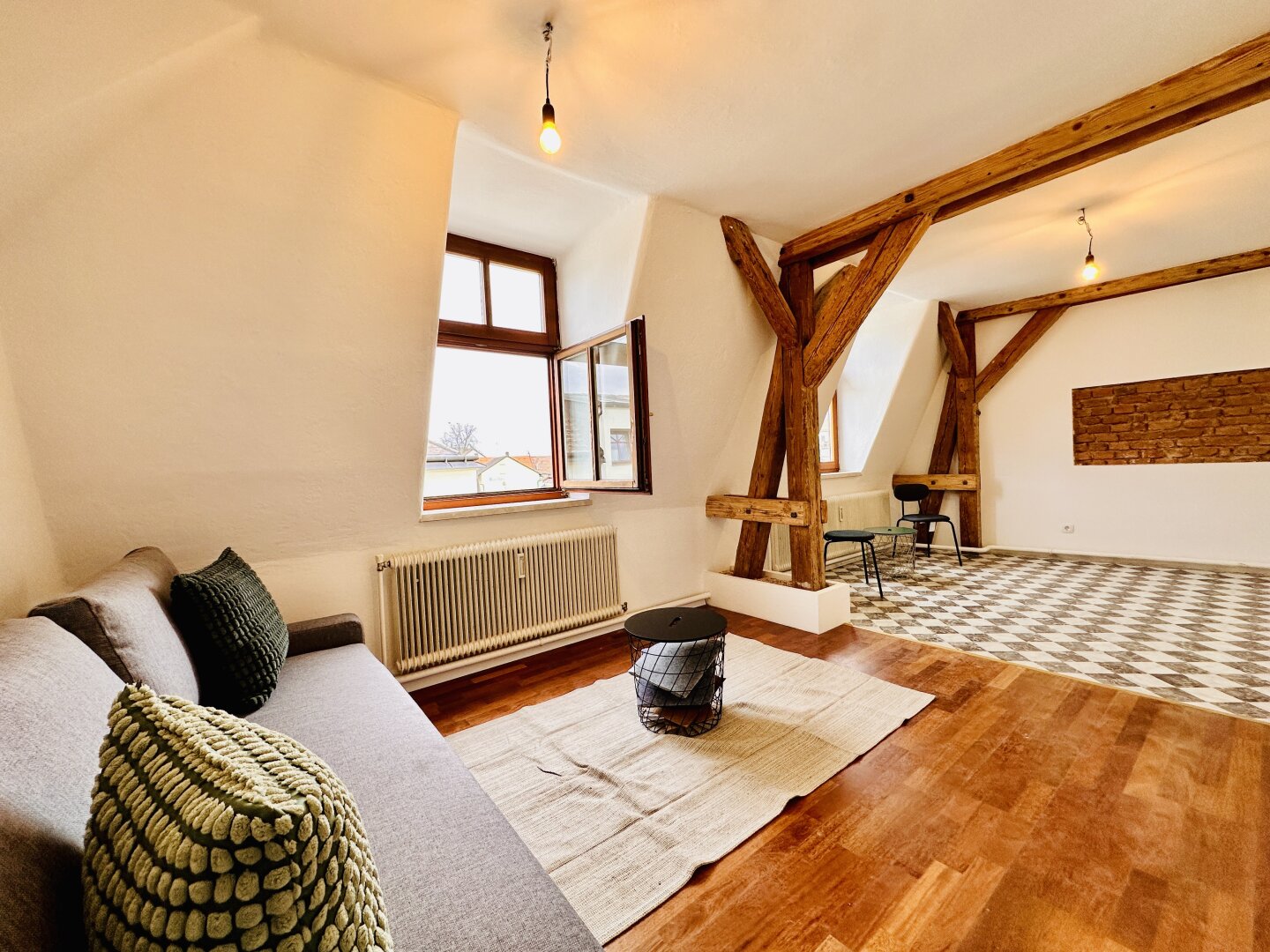 Gemütliche Dachgeschosswohnung in der Buckligen Welt – 61 m², Badewanne, Dusche, Fernwärme und eigener Parkplatz!, 2811 Wiesmath, Wohnung