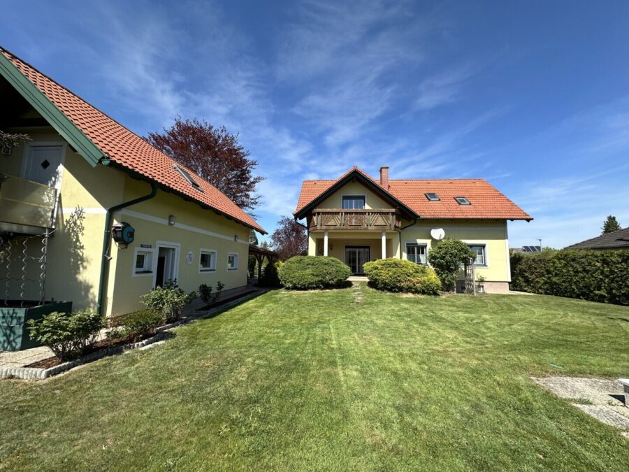 Ihr Traumhaus in Blumau-Neurißhof – Großzügiges Wohnen mit Pool, Garage und Garten! - titelbild